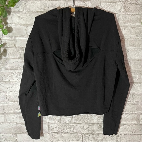 Pink VICTORIA’S SECRET Hoodie Women’s Black Crop w/ Floral Lettering - Picture 7 of 8